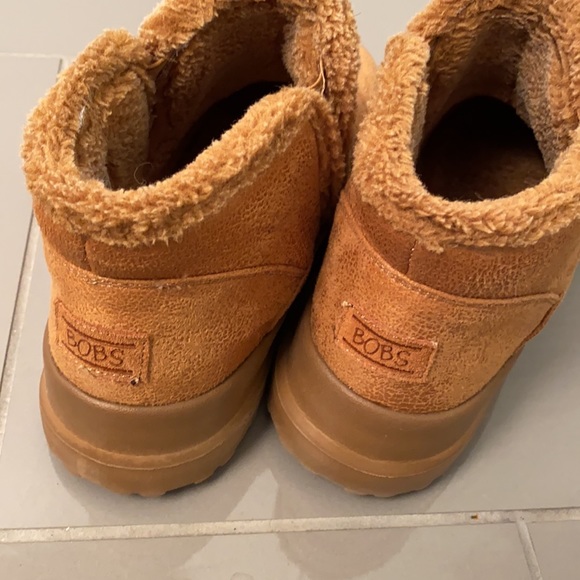 Tan comfy Sherpa lined booties - Picture 5 of 5